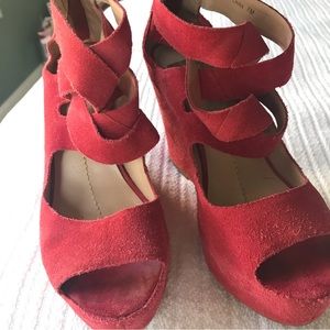 Dolce Vita Rusty red/orange suede wedge platform sandal with zipper size 7